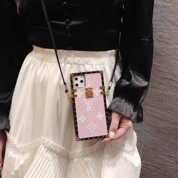 芸能人 ルイヴィトン iphone16ケース