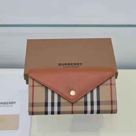 Burberry 長財布