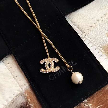 Chanel ラインストーン真珠付きネックレス