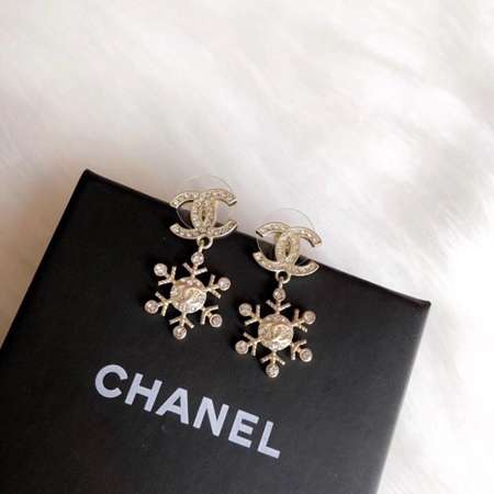 chanel ラインストーン真珠付きピアス