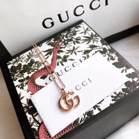 Gucci GGマークペンダントネックレス