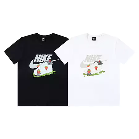 ナイキ Tシャツいちご