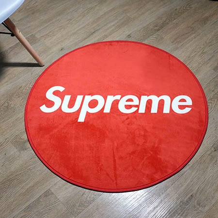 Supremeの円型カーペット