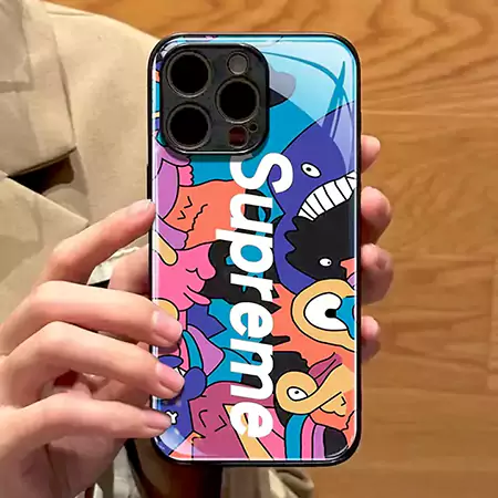 supreme iphone16pro/16plusガラスケース 薄型 軽量 字母プリント シュプリーム アイフォーン15promax/15スマホケース個性 アニメ風 男女兼用 ブランドアイフォーン14/13/12携帯カバー 丈夫 かわいい