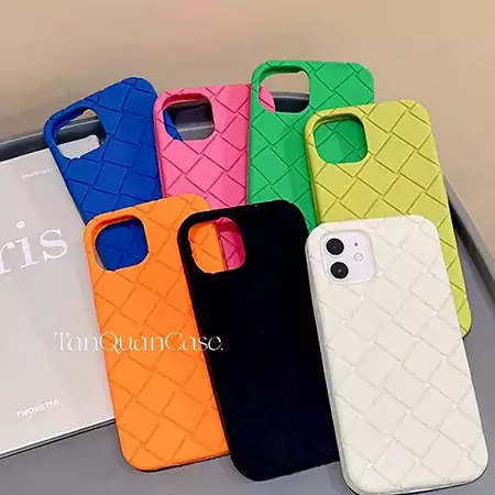 ボッテガ ヴェネタiphone16promax/16plusスマホケース イントレチャート シリコン 薄型 Bottega Veneta 風アイフォン15pro/15plus携帯ケース カラー豊富 流行り ブランド ボッテガ iphone14/13/12ケース 低価格送料無料