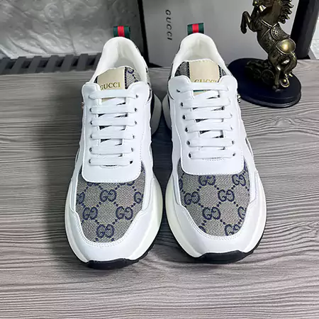 芸能人 GUCCI エーススニーカー GGスプリーム