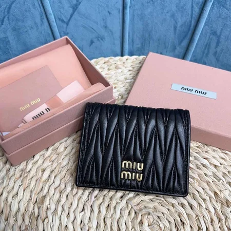 ミュウミュウ ミニ財布 レディース おしゃれ ブランド MIUMIU マテラッセ 二つ折り財布 ブラック ファスナー ウォレット