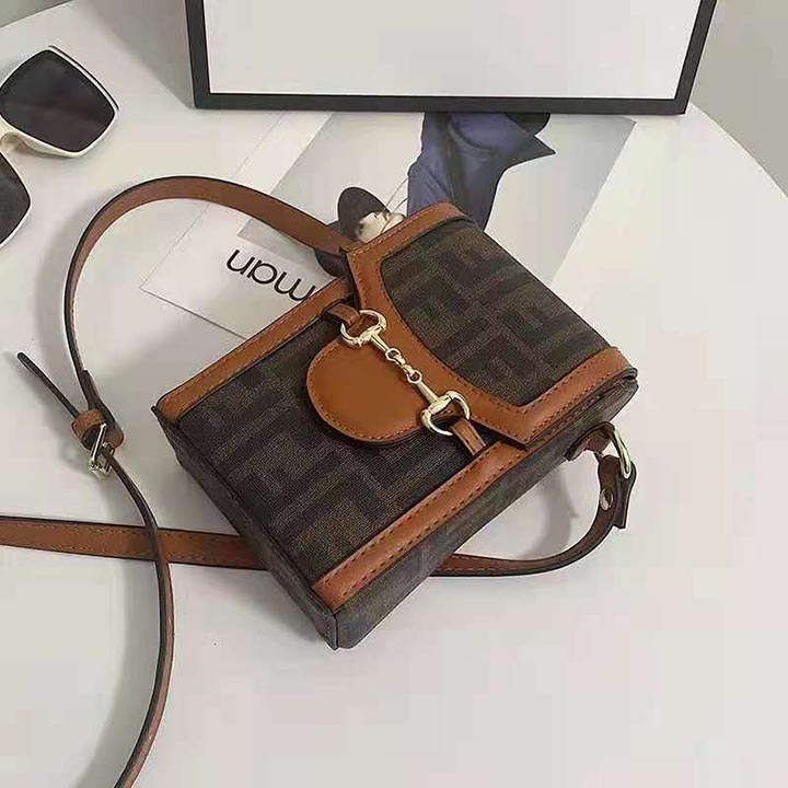 Fendi ショルダーバッグ ブラウン