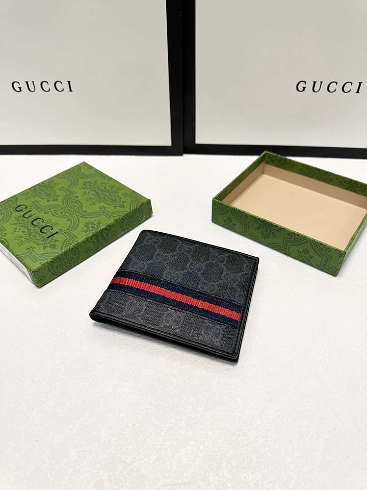 GUCCI コンパクトウォレット