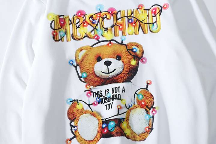 moschino トップスパーカー