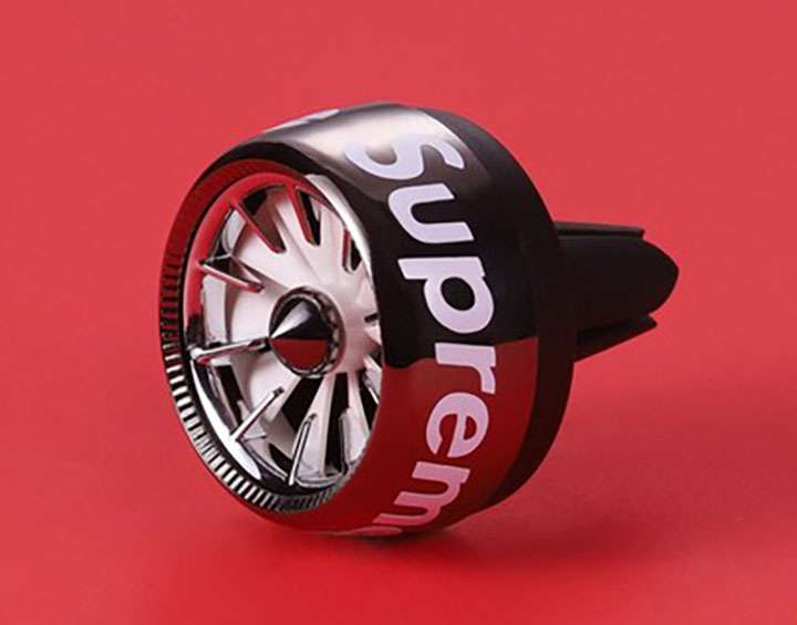 SUPREME 車飾り