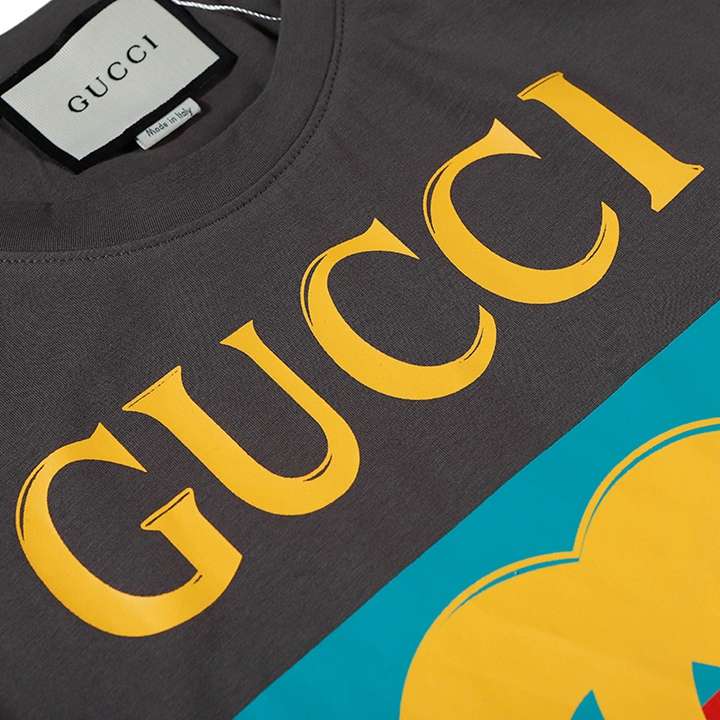 Gucci ロゴプリントTシャツ