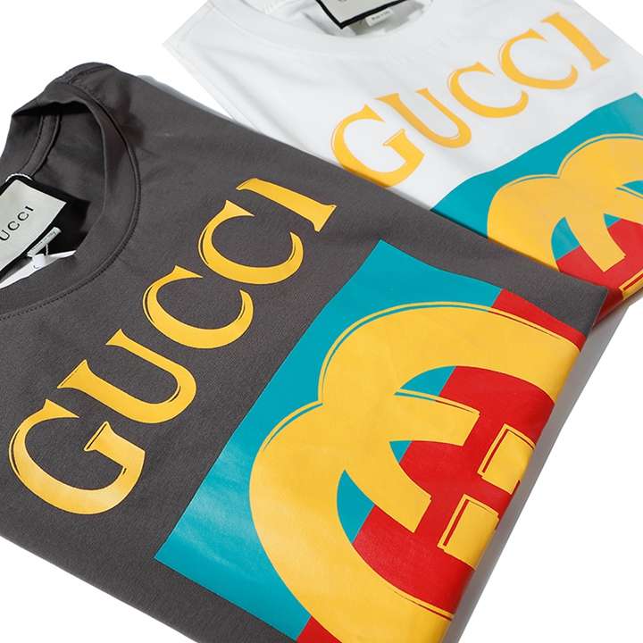 Gucci ロゴプリントTシャツ