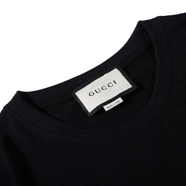 Gucci 刺繍ロゴ Tシャツ