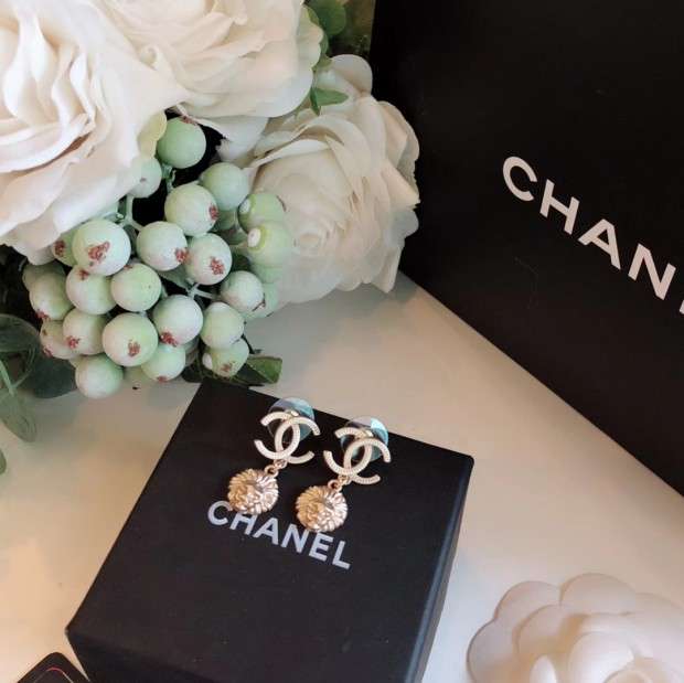 Chanel ピアス ゴールド 定番的