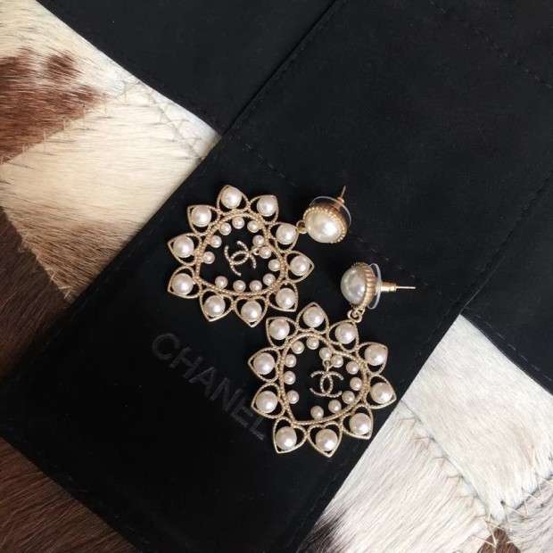 chanel  ユニーク ピアス