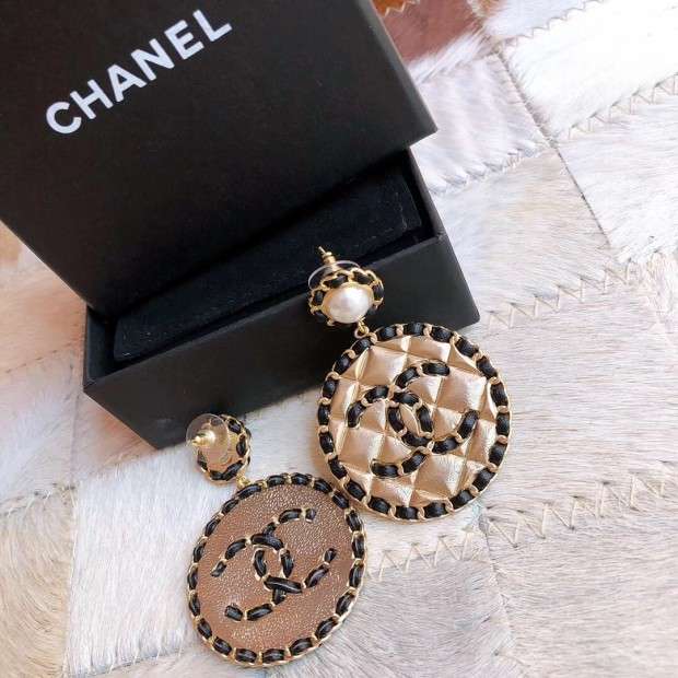 CHANEL イアリング レトロ