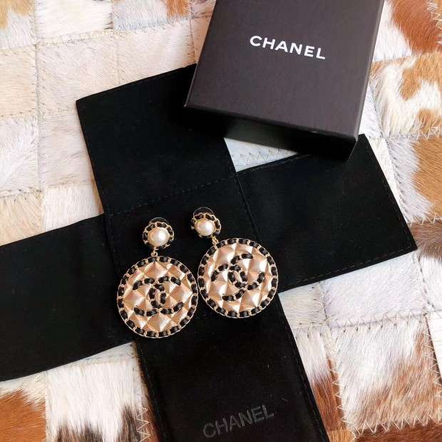 CHANEL イアリング レトロ