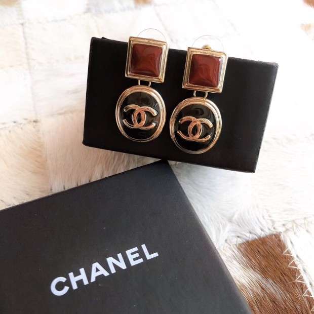 chanel ピアス おしゃれ