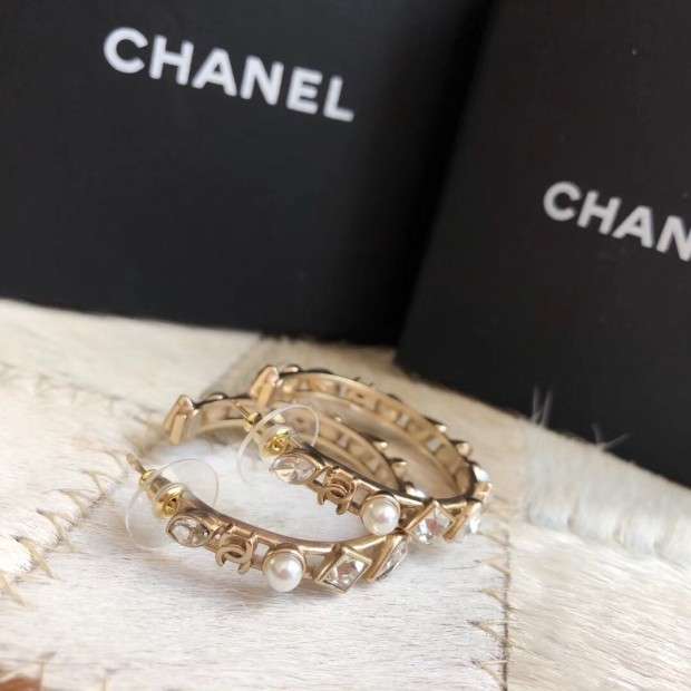 華やか きれい ギフト Chanel  耳飾り