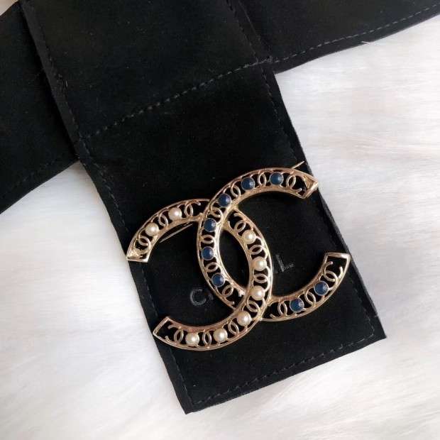 chanel brooch