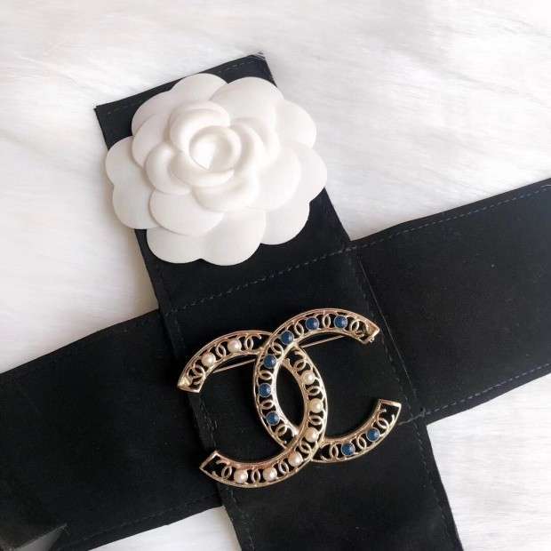 chanel brooch