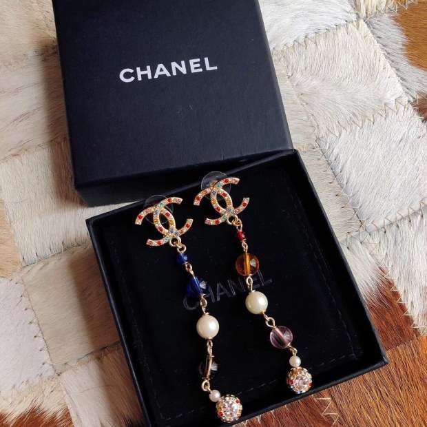 CHANEL ピアス カラフルビーズ付き