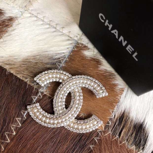 真珠 chanel ラインストーン入れ クリップブローチ