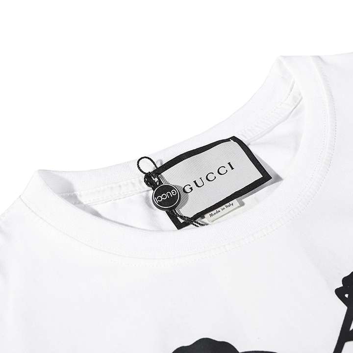 ブラック ホワイト 夏服 花  バタフライプリント gucci