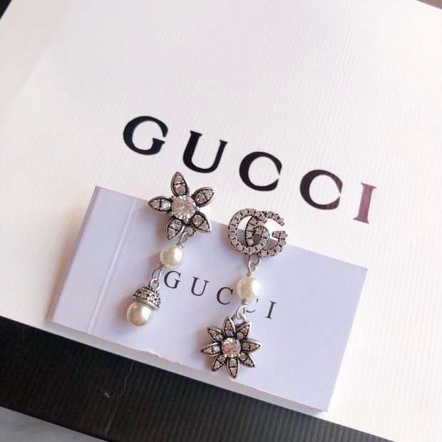 花柄 GUCCI パール 真珠付き アクセサリー