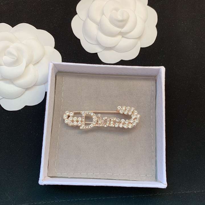 Dior  brooch