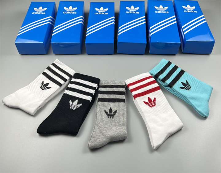 Adidas ミッドカット ソックス