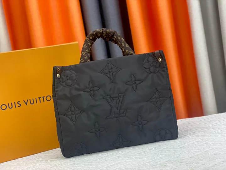 LV オンザゴー GMトートバッグ