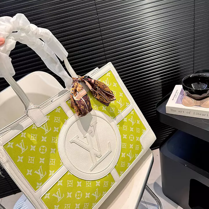 LOUIS VUITTON  オンザゴー トートバッグ