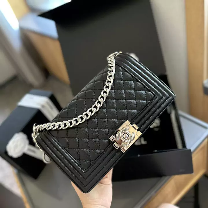 CHANEL マトラッセ ショルダーバッグ