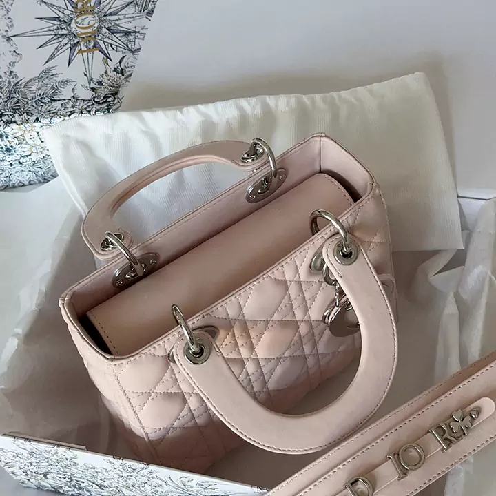 LADY DIOR ミニバッグ 女子 大人 オシャレ