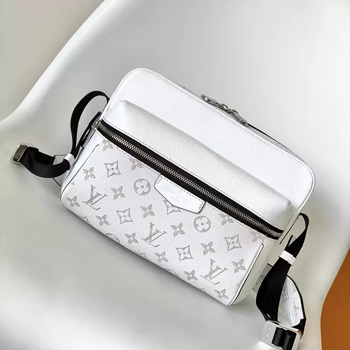 lv メッセンジャー バッグ コンパクト