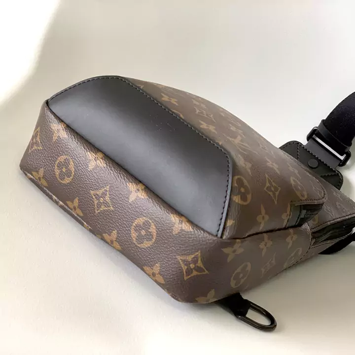 LOUIS VUITTON アヴェニュースリングバッグ