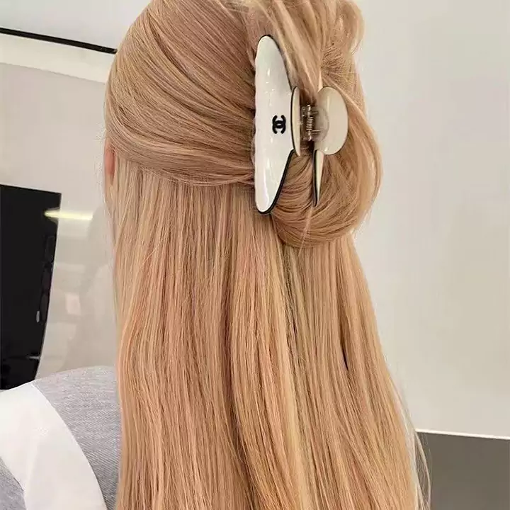 シャネル ヘアクリップ ブラック