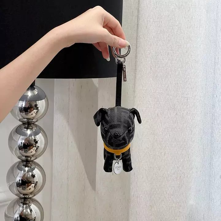 Fendi 犬バッグ ペンダント