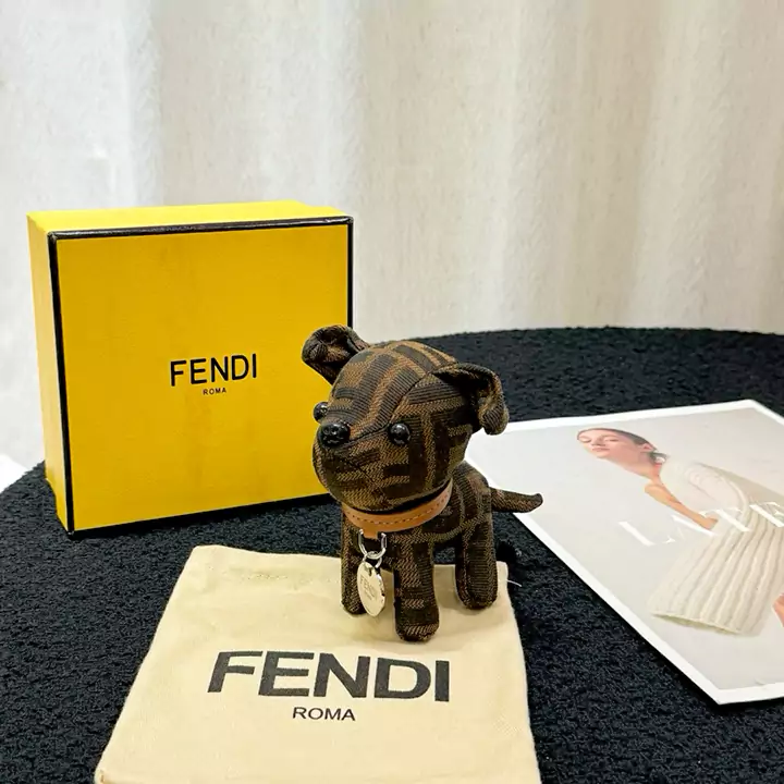 Fendi 犬チャーム