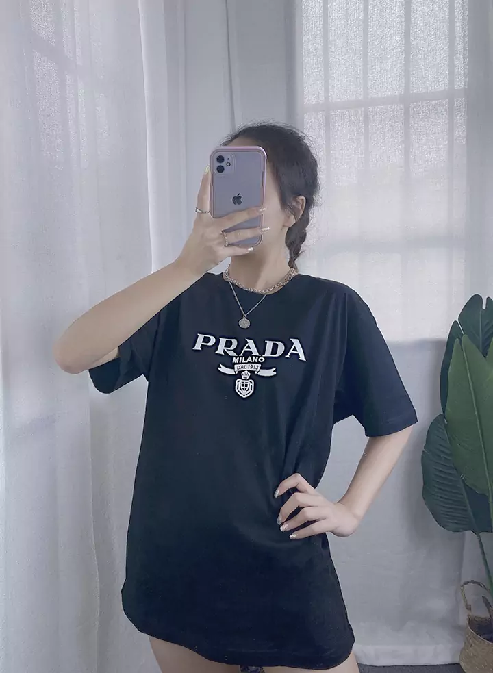 PRADA Tシャツ 黒 ホワイト