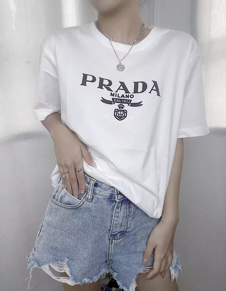 PRADA Tシャツ 偽物