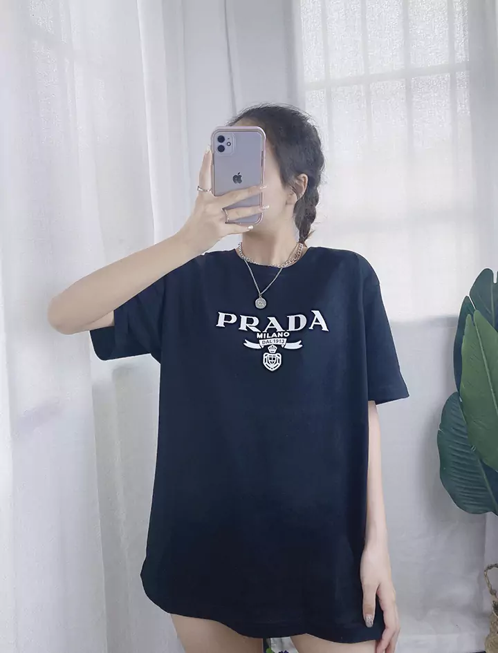 PRADA プリントTシャツ