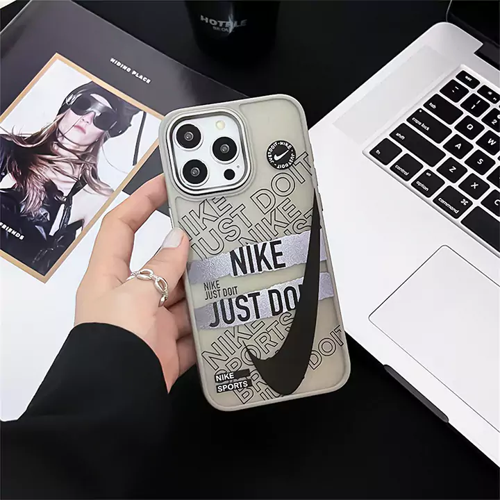 nike iphone16 ケース 滑り止め