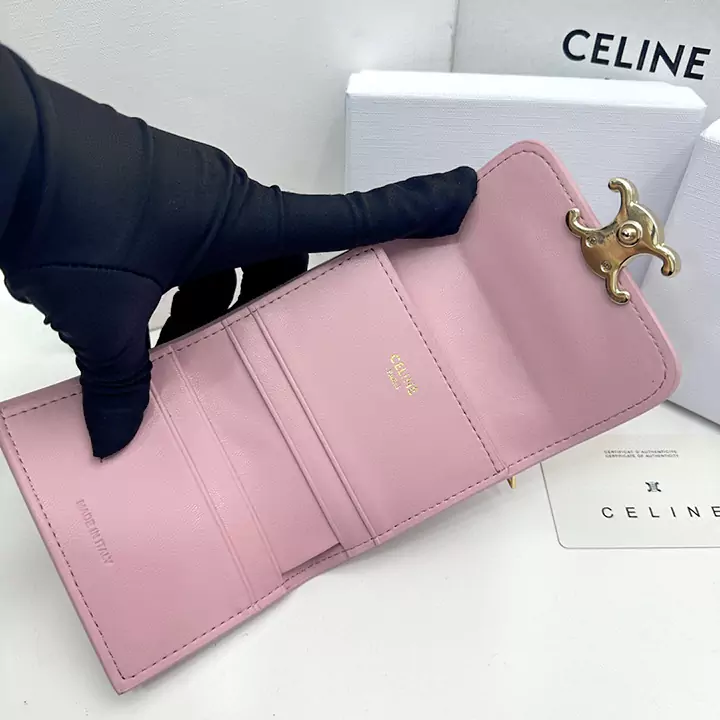 Celine 財布 海外 販売