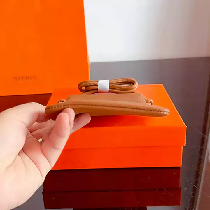 Hermes スマホポーチ