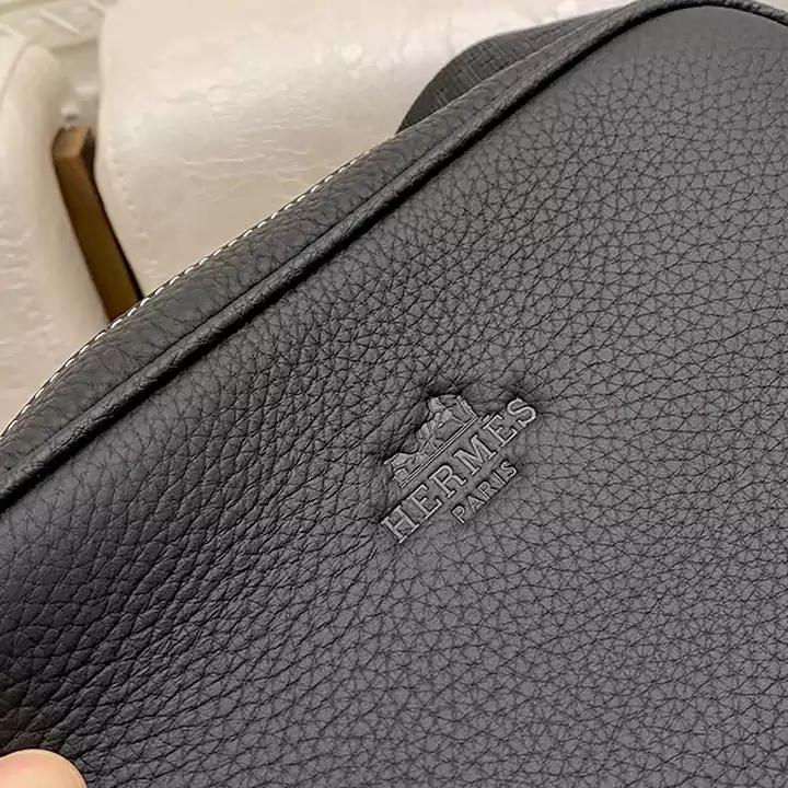 hermes メンズ 斜めがけバッグ