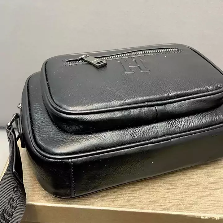 hermes メッセンジャー バッグ 大人