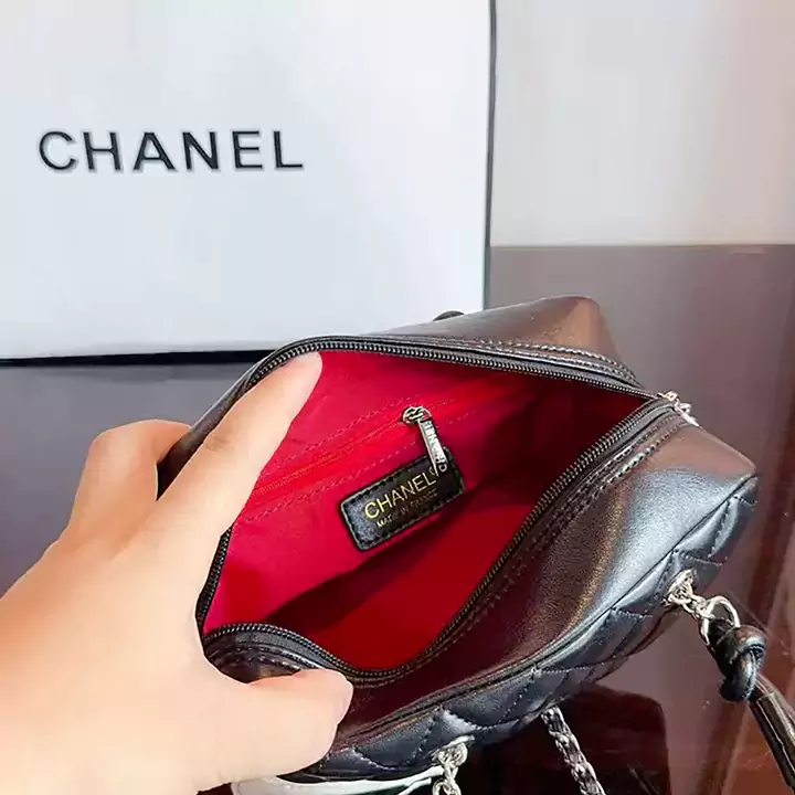 CHANEL ミニボーリングバッグ